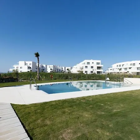 Peaceful With Views And Garden Apartment