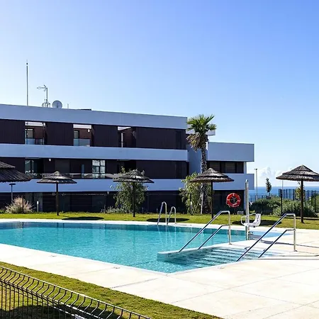 Peaceful With Views And Garden Apartment