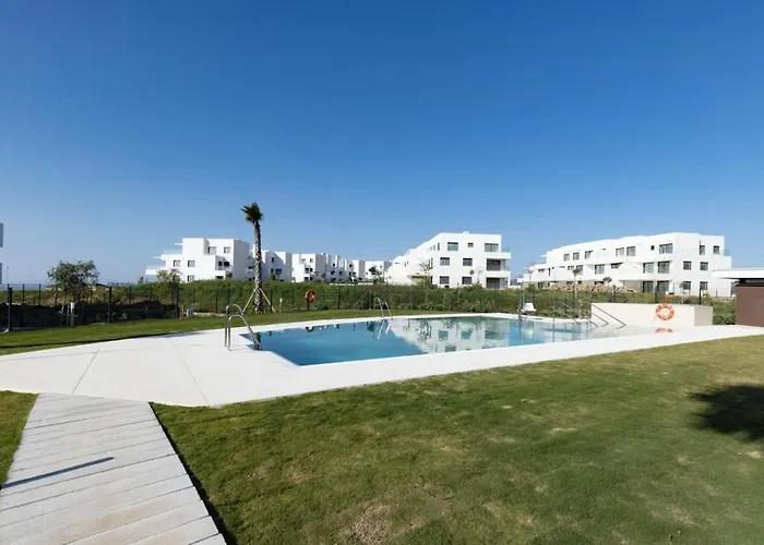 Peaceful With Views And Garden شقة