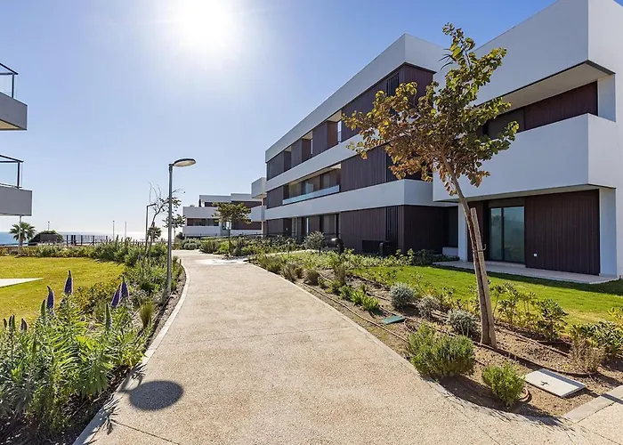 Peaceful With Views And Garden شقة *