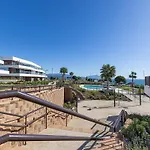 Peaceful With Views And Garden Apartment