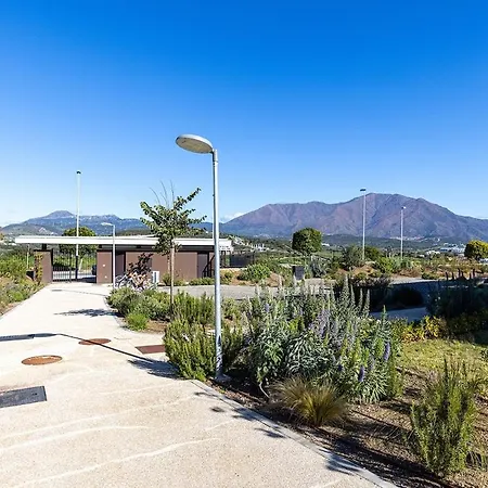 Peaceful With Views And Garden * 埃斯特波纳
