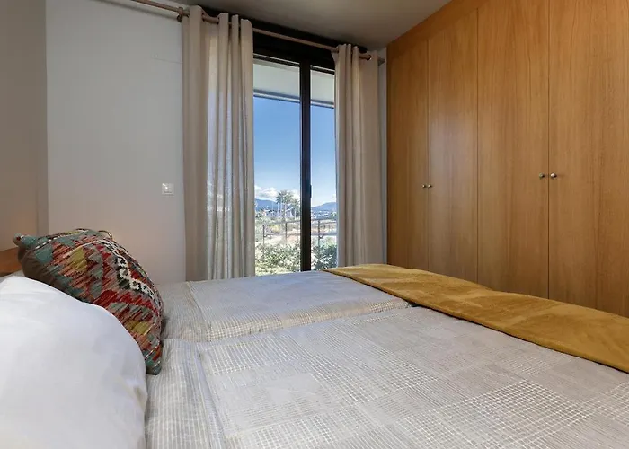 Peaceful With Views And Garden