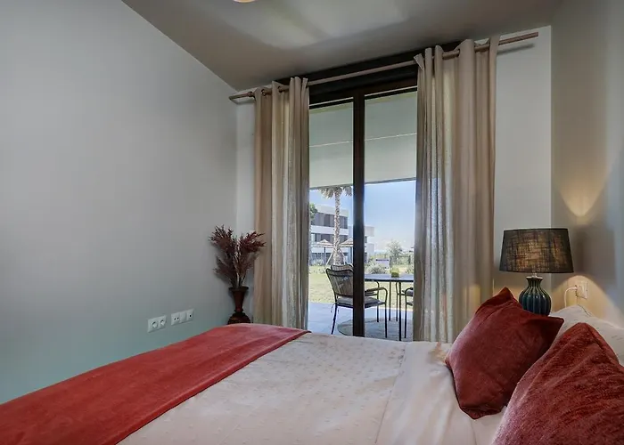 Peaceful With Views And Garden Apartment Estepona